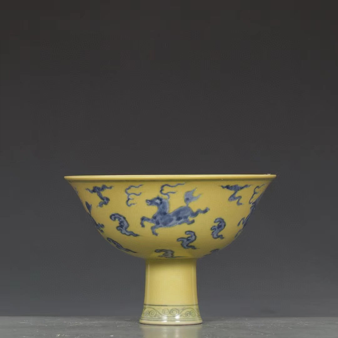 Yellow-Ground Blue and White Horse-Motif Stem Cup 058